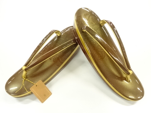 未使用品　唐草模様草履（23センチ）